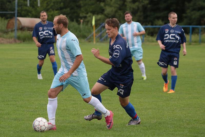 Fotbalisté Lužkovic - Želechovic ve 25. kole krajské I. B třídy doma zdolali Malenovice 5:2.