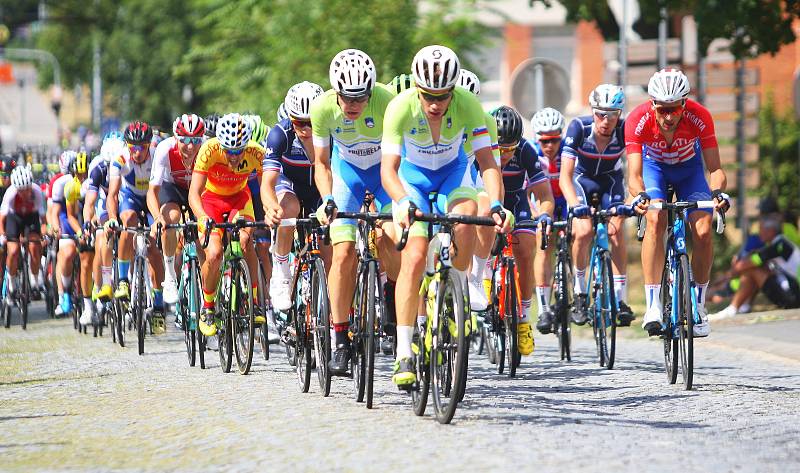 Zlín o víkendu hostil mistrovství Evropy v silniční cyklistice juniorů a závodníků do třiadvaceti let. V neděli se uskutečnil závod s hromadným startem juniorů a mužů.