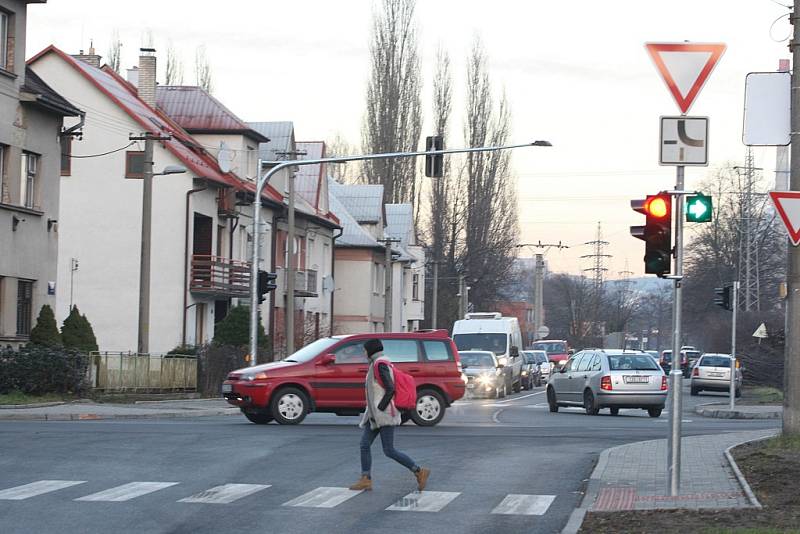 Nová světelná křižovatka na nábřeží v Prštném ve Zlíně.