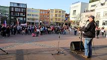 Demostrace proti vládě A. Babiše na náměstí Míru ve Zlíně.