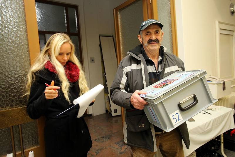 Druhé kolo prezidentských voleb 2018 na  magistrátu městského úřadu, centrální evidence