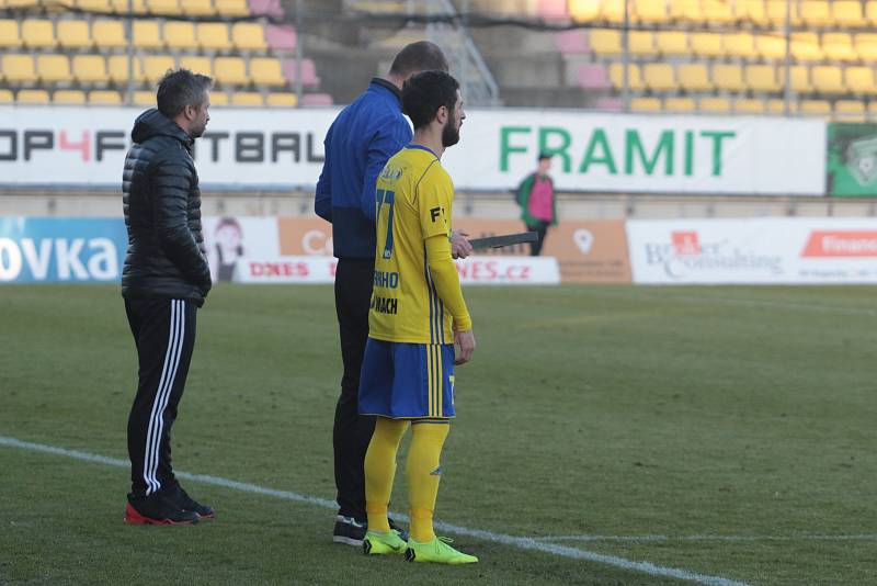 Fotbalisté Zlína (ve žlutém) ve 21. kole FORTUNA:LIGY prohráli v Příbrami 2:3.