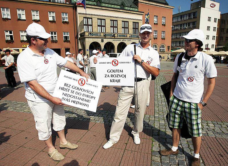 Protest starostů a nezávislých proti politice Zlínského kraje při přerozdělování dotací EU