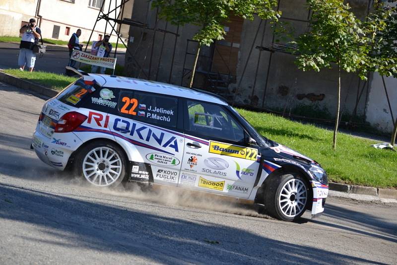 Páteční kvalifikační zkouška a shakedown před zahájením 44. ročníku Barum Czech Rally Zlín