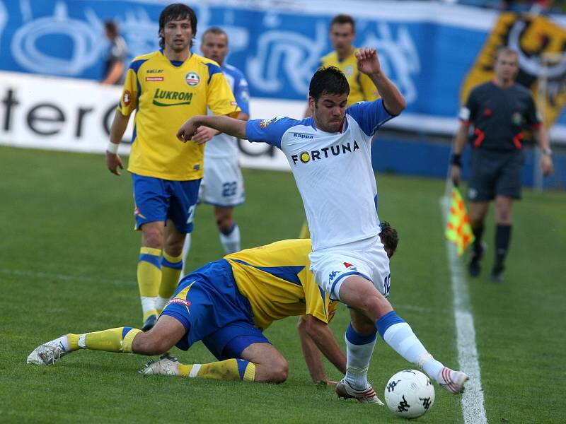 Fotbal Tescoma Zlín (ve žlutomodrém) - Baník Ostrava.