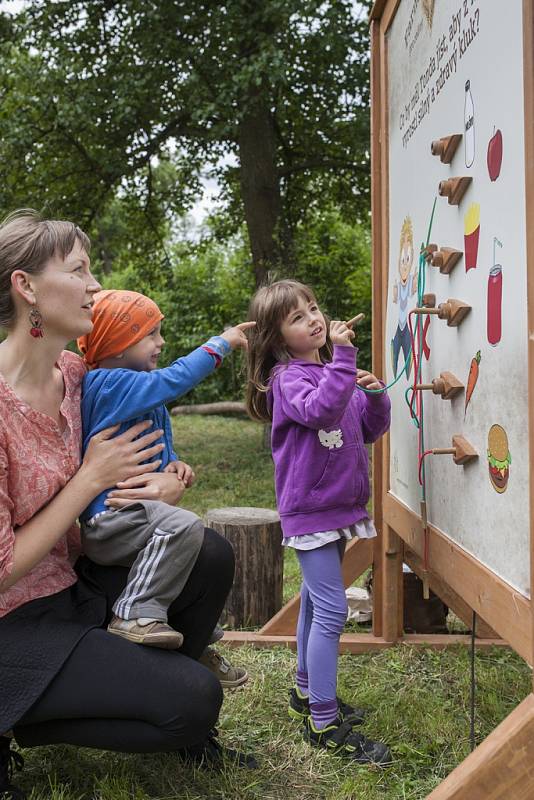 Farmářské slavnosti 2015 zahájil ministr zemědělství bio moštem