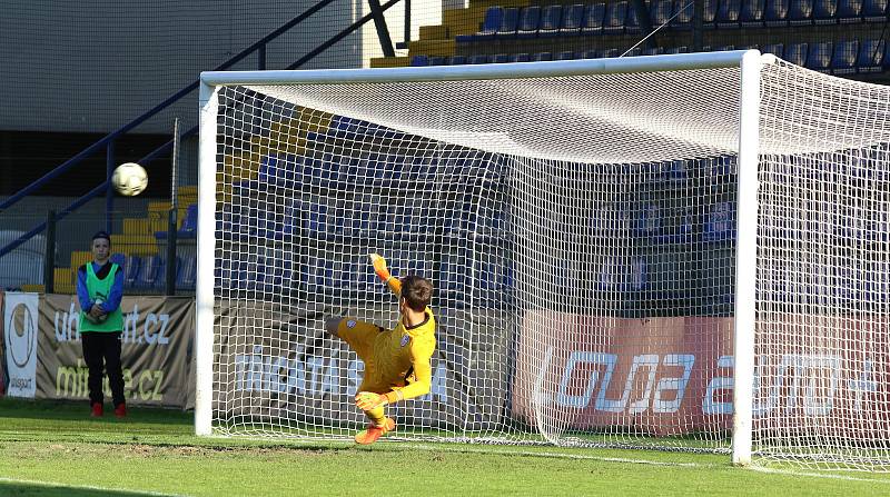 Fotbalisté Německa (bílé dresy) do osmnácti let zdolali na stadionu ve Zlíně Ameriku 2:0