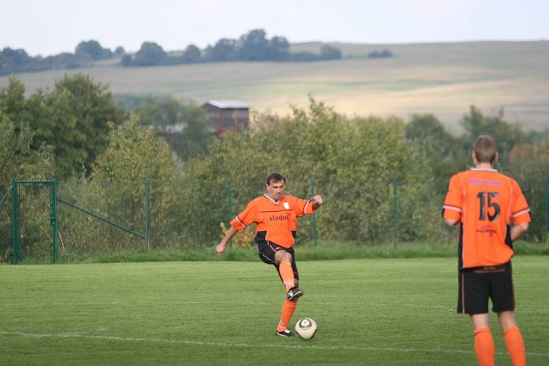 Fotbal OP: Lípa (oranžoví) - Louky