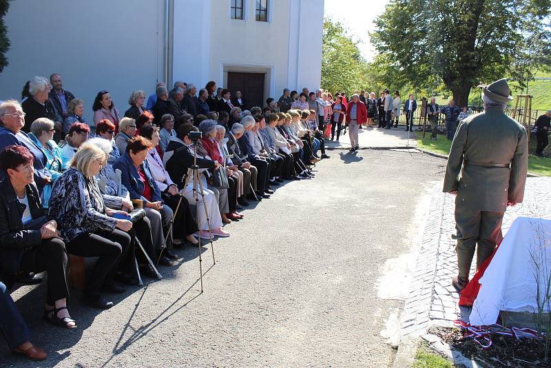 Odhalení památníků legionářů v Jasenné