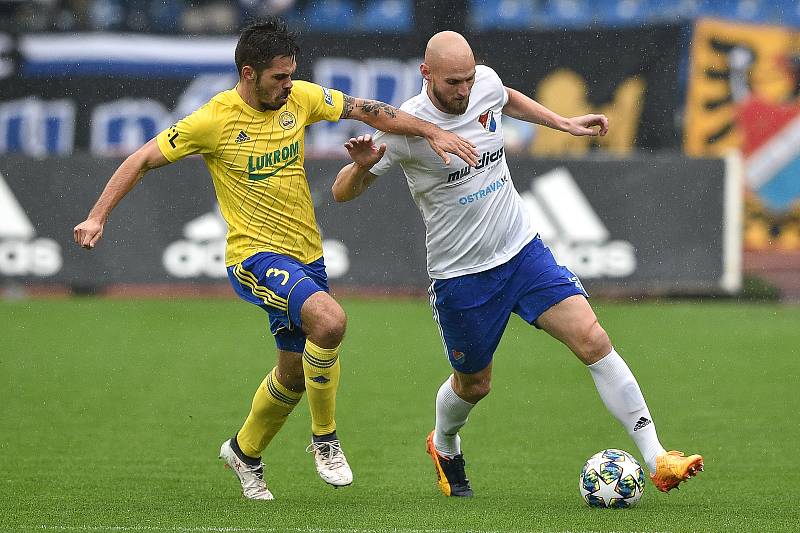 Utkání 12. kola první fotbalové ligy: Baník Ostrava - Fastav Zlín, 5. října 2019 v Ostravě. Na snímku (zleva) Petr Buchta a Tomáš Smola.