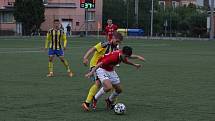 Fotbalisté Uherského Brodu (červené dresy) zvítězili v předkole MOL Cupu nad domácím Baťovem 5:0.