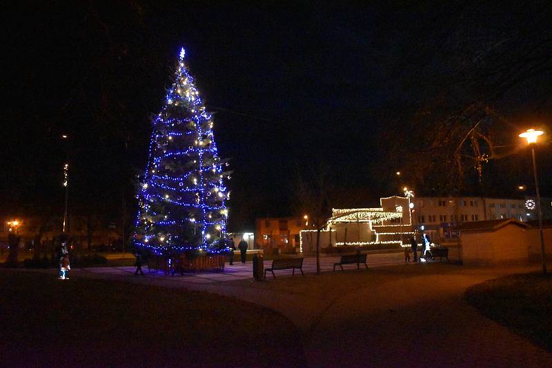 Vánoční strom 2020 v Hulíně.