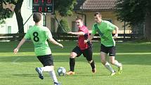 Fotbalisté Slopného (zelené dresy) si v Lize4 poradil s Drnovicemi, které díky hattricku Martina Váni zdolal 3:2. Foto: pro Deník/Jan Zahnaš