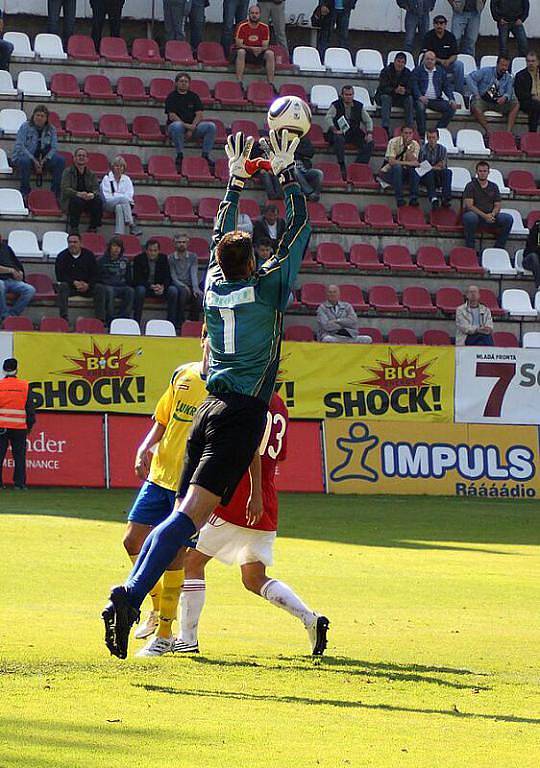 Fotbalisté Zlína ve druholigovém zápase prohráli na Viktorii Žižkov 0:1.