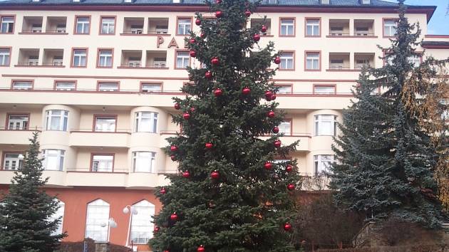 Nová výzdoba i nové dárky potěší návštěvníky luhačovického jarmarku. Konat se bude v pátek v rámci rozsvěcování Vánočního stromu.