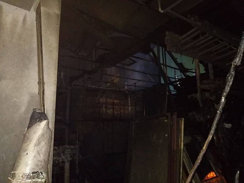 Požár střechy garáže a skladu v Bánově 4. 1. 2020