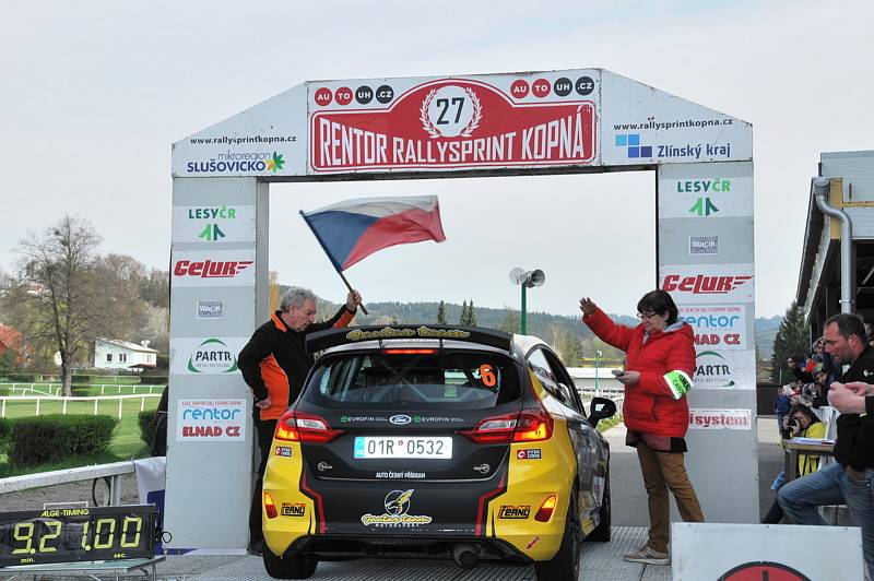 Pod taktovkou dvou mladých regionálních pilotů Erika Caise a Adama Březíka se nesel závod 27. ročníku Rallysprint Kopná, který se konal v sobotu v okolí Slušovic.
