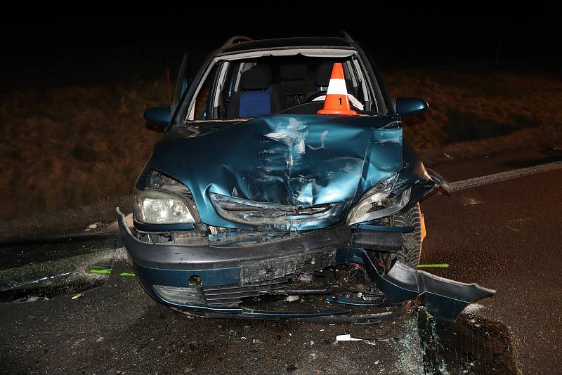 Opilá řidička v Želechovicích nad Dřevnicí nabourala policejní vozidlo. Dva policisty zranila.