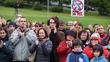 Demonstrace proti ministryni spravedlnosti Marii Benešové na náměstí T. G. Masaryka ve Zlíně, 13. 5. 2019