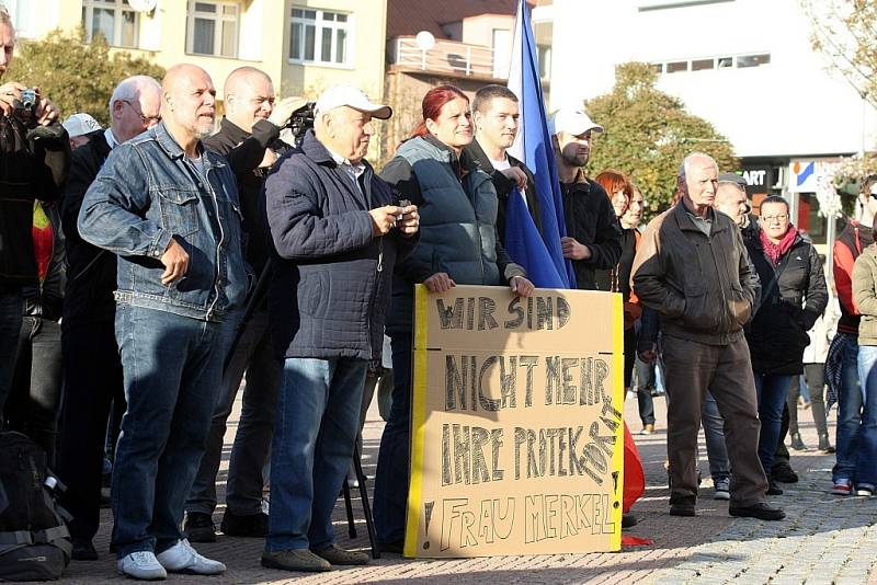 Strana svobodných pořádá demostraci proti evropské imigrační politice na náměstí Míru ve Zlíně..