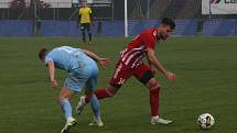 Fotbalisté Slovácka B (modré dresy) ve 12. kole MSFL přetlačili gólem z poslední minuty Kvítkovice 3:2.