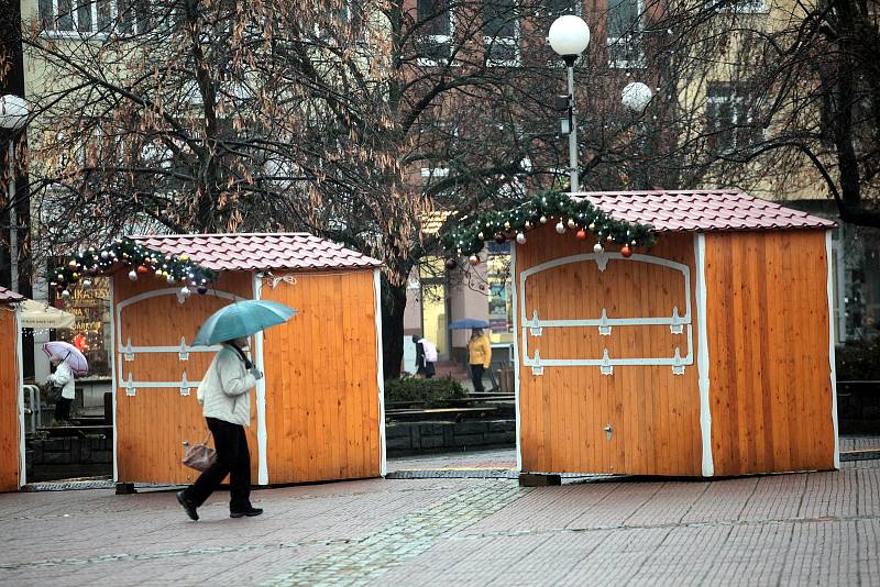 Uzavřené vánoční trhy náměstí Míru