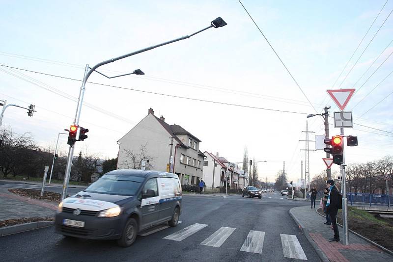 Nová světelná křižovatka na nábřeží v Prštném ve Zlíně.