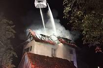 Rozsáhlý požár hospodářské budovy na Zlínsku zaměstnal čtyři jednotky hasičů