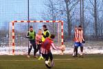 Zimní liga v malé kopané ve Fryštáku, zápas Poskládaní - Benfika 4:2, který se hrál v sobotu 9. ledna 2016.   