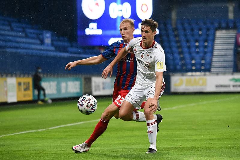 Bývalý fotbalista Zlína a Hradce Králové Miloš Kopečný nyní hostuje na Slovensku v Senici. Foto: facebook FK Senica