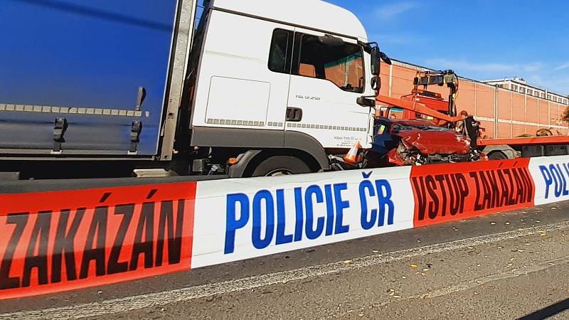 Tragická srážka osobního auta s náklaďákem v Napajedlích, 1. října 2021