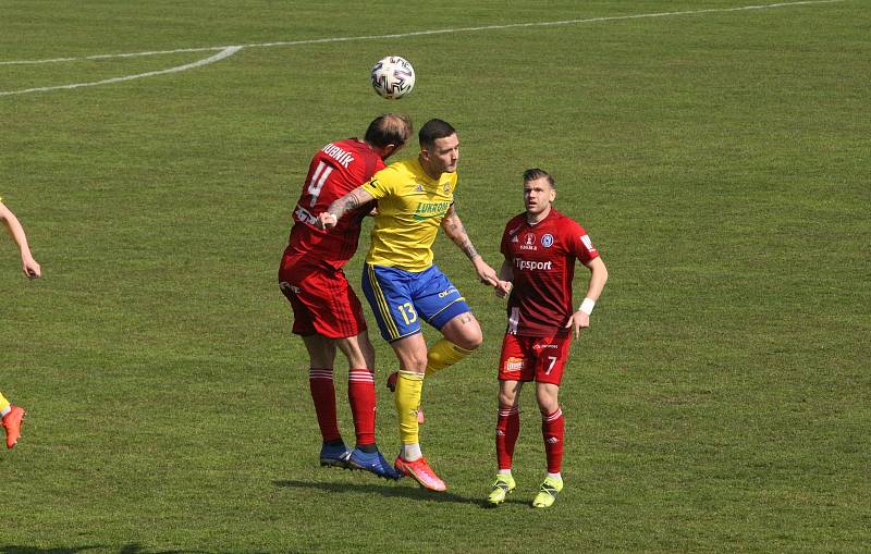 Fotbalisté Zlína (ve žlutých dresech) se v reprezentační přestávce utkali se Sigmou Olomouc.