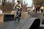 Skatepark na Napajedlích obsadili především mladí sportovci; neděle 28. února 2021