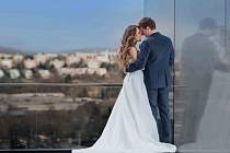 „svatby v nebi“ na střeše Obchodního domu