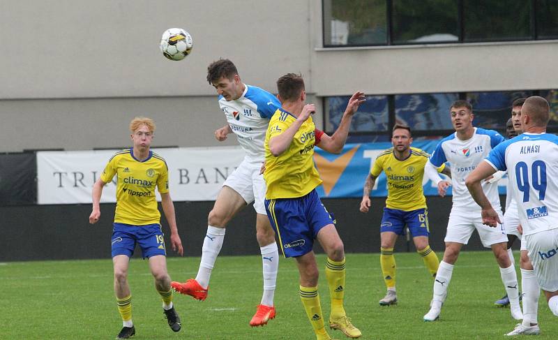 Fotbalisté Zlína (žluté dresy) se ve středu doma utkali s Baníkem Ostrava.