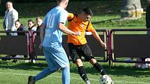 Fotbalisté Louk v rámci 10. kola I. B třídy skupiny B dokázali porazit Chropyněi 3:1, díky třem trefám Sebastiána Kuny.