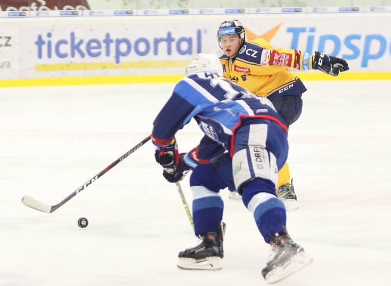 Extraligoví hokejisté PSG Berani Zlín (ve žlutém) po reprezentační přestávce v rámci 21. kola doma hostili Kometu Brno.