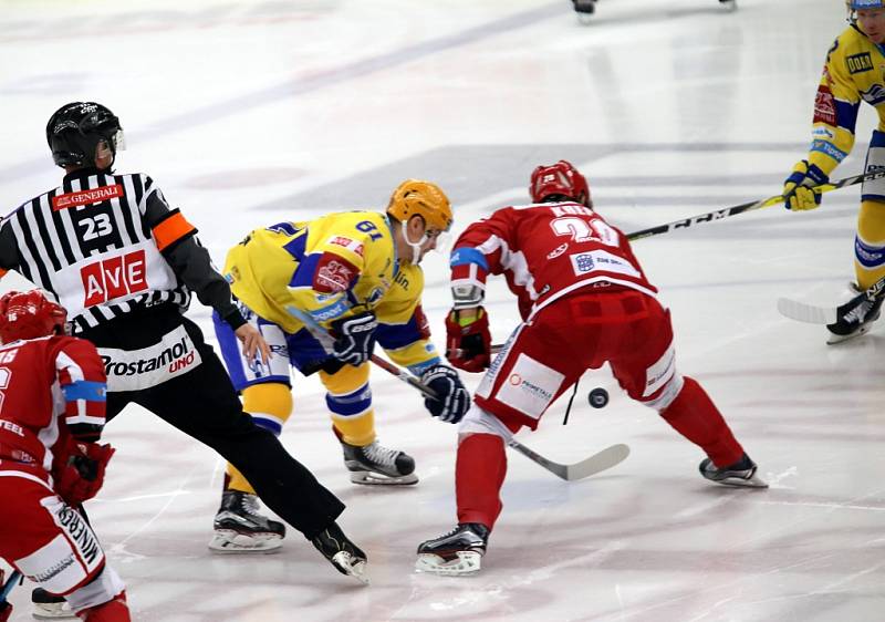 PSG Zlín - HC Oceláři Třinec. 