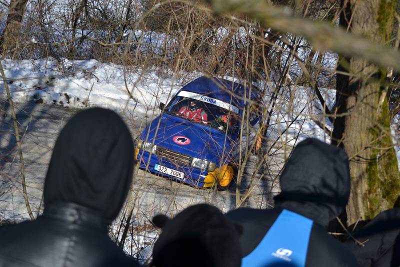 Jubilejní 40. ročník populární amatérské automobilové soutěže Ve stopě Valašské zimy proběhl v sobotu v okolí Vizovicka. 