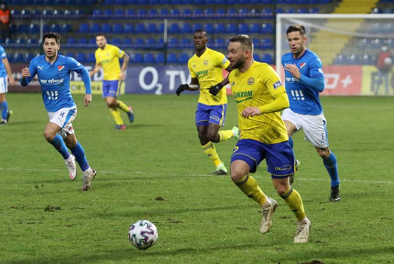 Fotbalisté Zlína (žluté dresy) v 16. kole FORTUNA:LIGY remizovali s Baníkem Ostrava 1:1. Na snímku je Antonín Fantiš.