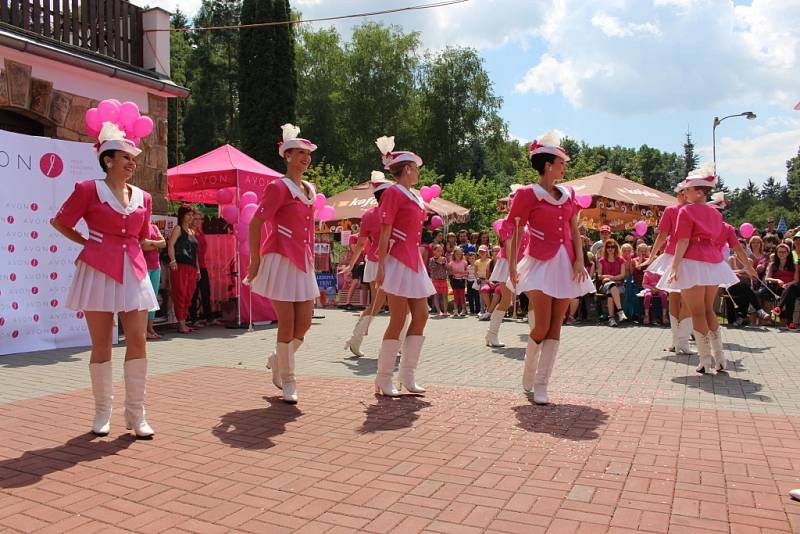 Avon pochod proti rakovině prsu v Luhačovicích.