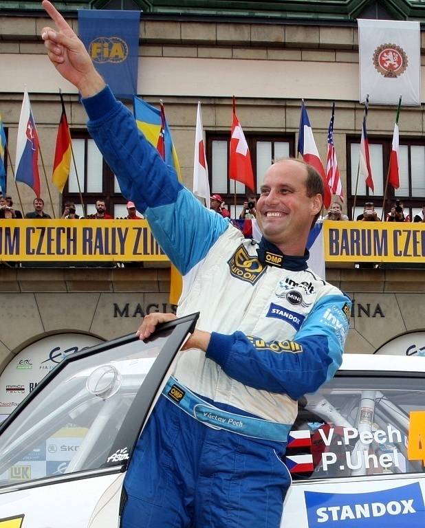 Vyhlášení vítězů 44.ročníku Barum Czech Rally na náměstí Míru ve Zlíně.