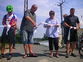 V pátek 18. července 2014 slavnostním přestřižením pásky otevřeli v Napajedlech nový úsek cyklostezky podél Baťova kanálu.