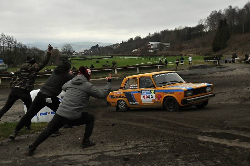 Vítězem tradičního loučení se sezonou rallye na našem území, kterým byla sobotní Mikuláš Rally 2022 s centrem ve Slušovicích, se stal kroměřížský pilot Ondřej Bisaha.