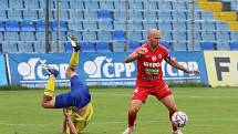 Fotbalisté Zlína (žluté dresy) v posledním přípravném zápase jen remizovali s brněnskou Zbrojovkou 1:1.