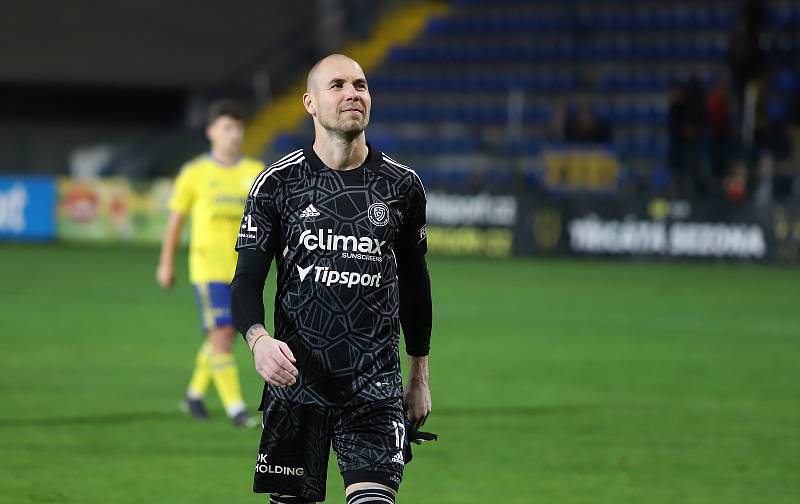 Fotbalisté Zlína (žluté dresy) ve 3. kole MOL Cupu doma zdolali druholigovou Jihlavu 2:0.