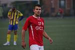 Fotbalisté Uherského Brodu (červené dresy) zvítězili v předkole MOL Cupu nad domácím Baťovem 5:0.