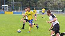 Fotbalisté Zlína B (žluté dresy) v 6. kole MSFL zdolali na Vršavě Frýdlant nad Ostravicí 1:0.