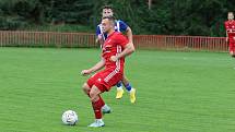 Fotbalisté Kvítkovic (modro-bílé dresy) v Mol Cupu prohráli s Třincem 1:5.