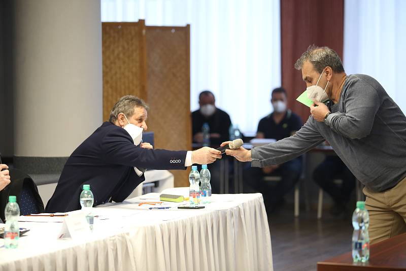 Jedním ze dvou kandidátů na předsedu Zlínského Krajského fotbalového svazu ve Zlíně bude ve středu 28. dubna Vlastimír Hrubčík z Otrokovic.